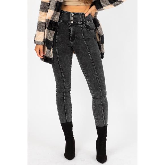 NEW TREND:NOTES 3 button jeans in black acid wash - Picture 1 of 4